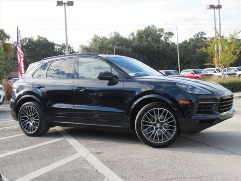 Used 2020 Porsche Cayenne image 2