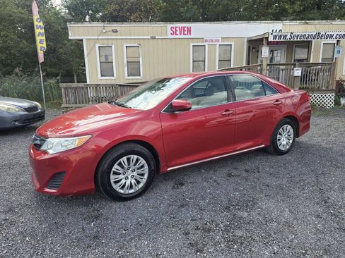 Used 2012 Toyota Camry LE FWD image 2