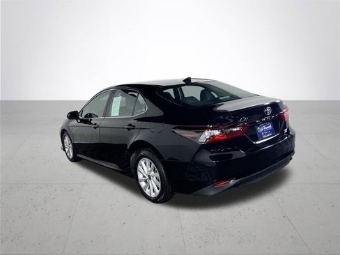 Used 2022 Toyota Camry LE w/ Cold Weather Package image 7