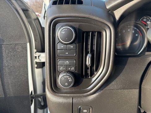 Used 2022 Chevrolet Silverado 2500 Custom w/ Custom Convenience Package image 27