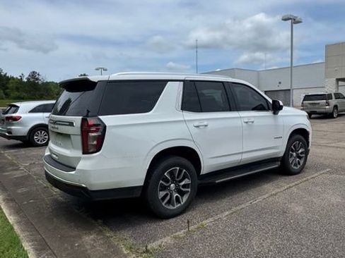 Used 2024 Chevrolet Tahoe LS RWD image 4