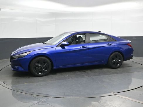 Used 2023 Hyundai Elantra Blue FWD image 9