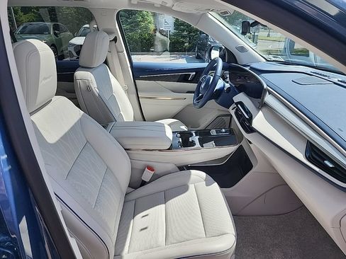 Used 2026 Buick Enclave Avenir w/ Super Cruise Package AWD/4WD image 12