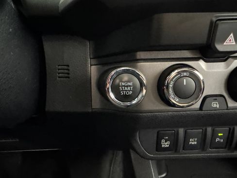 Used 2019 Toyota Tacoma TRD Pro AWD/4WD image 24