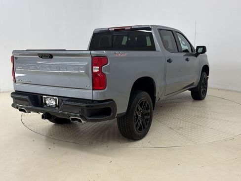 Used 2025 Chevrolet Silverado 1500 LT Trail Boss w/ LT Trail Boss Premium Package AWD/4WD image 9