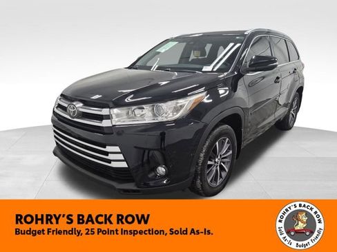 Used 2017 Toyota Highlander XLE image 2
