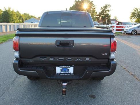 Used 2021 Toyota Tacoma TRD Off-Road w/ Technology Package AWD/4WD image 6