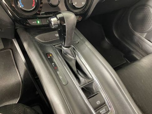 Used 2017 Honda HR-V LX image 9