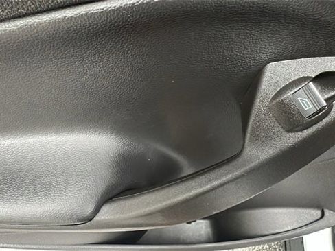 Used 2019 Ford Escape SE image 29