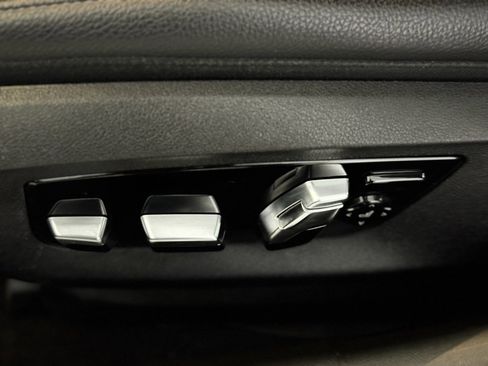 Used 2019 BMW 540i xDrive w/ Executive Package image 18