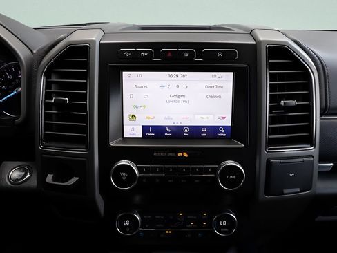 Used 2020 Ford Expedition XLT w/ Equipment Group 202A AWD/4WD image 39