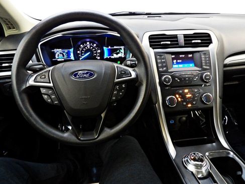 Used 2018 Ford Fusion S FWD image 17