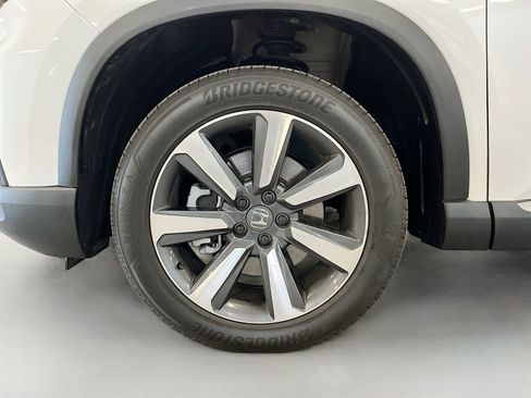 Used 2024 Honda Pilot Touring image 34