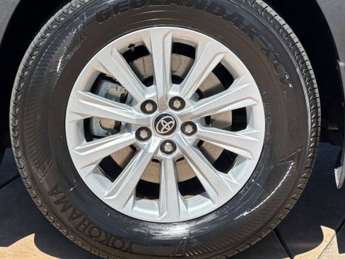 Certified 2024 Toyota Grand Highlander AWD image 35