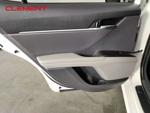 Used 2022 Toyota Camry LE FWD image 27