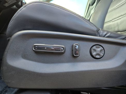 Used 2022 Honda CR-V Touring image 17