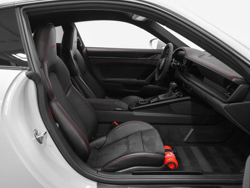 Used 2023 Porsche 911 GT3 image 31