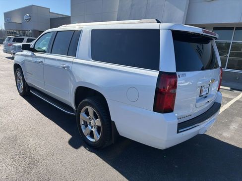 Used 2019 Chevrolet Suburban Premier image 3