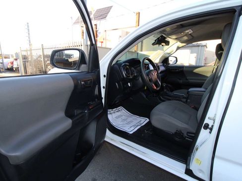 Used 2020 Toyota Tacoma SR image 43