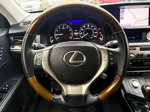 Used 2013 Lexus ES 350 w/ Luxury Pkg image 21