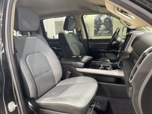 Used 2019 RAM 1500 Big Horn AWD/4WD image 18