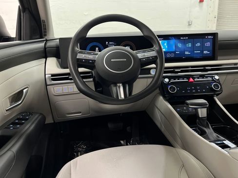 Used 2025 Hyundai Tucson SEL image 15