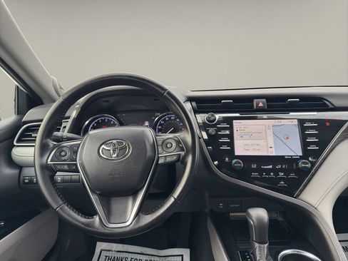 Used 2019 Toyota Camry XLE image 14