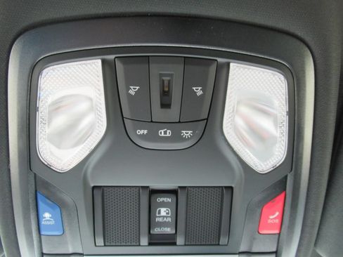 New 2026 RAM 3500 Big Horn AWD/4WD image 31