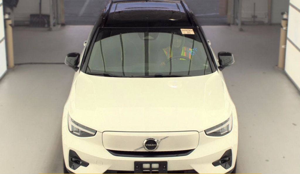 Used 2023 Volvo XC40 Recharge Plus w/ Protection Package Premier AWD/4WD image 3