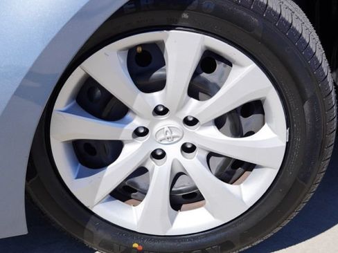 Used 2024 Toyota Corolla LE FWD image 11