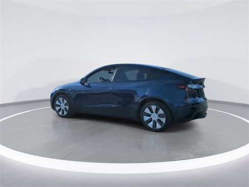 Used 2022 Tesla Model Y Long Range image 5