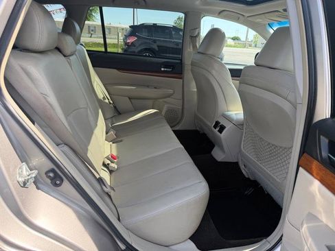 Used 2014 Subaru Outback 2.5i Limited w/ Moonroof Package AWD/4WD image 5