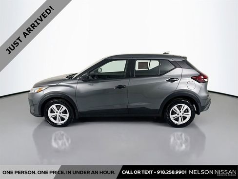 Certified 2025 Nissan Kicks Play S image 8