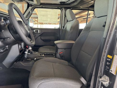 New 2026 Jeep Gladiator Sport AWD/4WD image 23