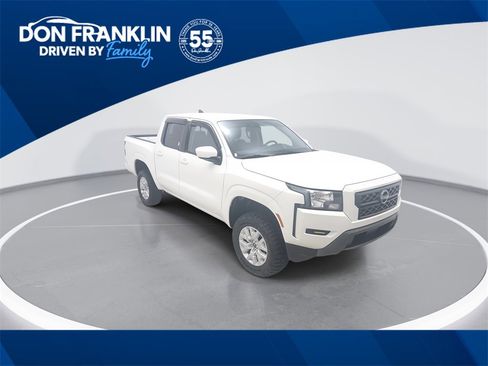 Used 2022 Nissan Frontier SV image 1