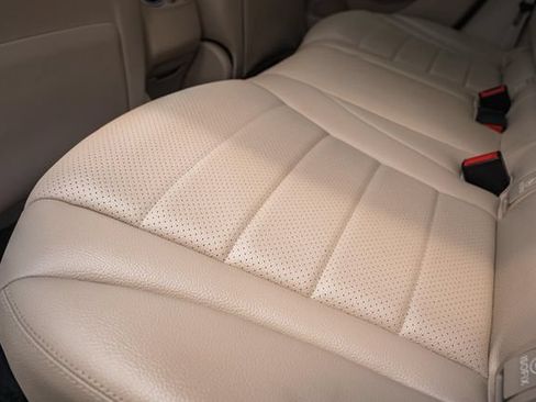 Used 2019 Mercedes-Benz GLC 300 w/ Parking Assistance Package image 30