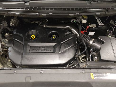 Used 2018 Ford Edge SE FWD image 30