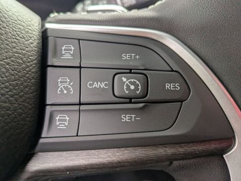 New 2025 Jeep Grand Cherokee Limited image 16