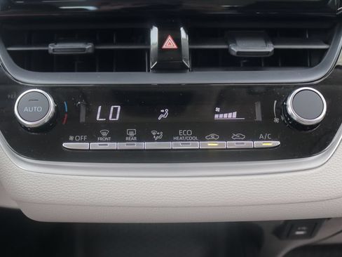 Certified 2025 Toyota Corolla LE FWD image 25