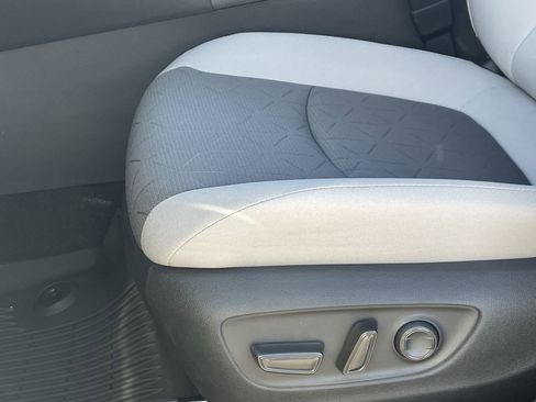 New 2025 Toyota RAV4 XLE image 18