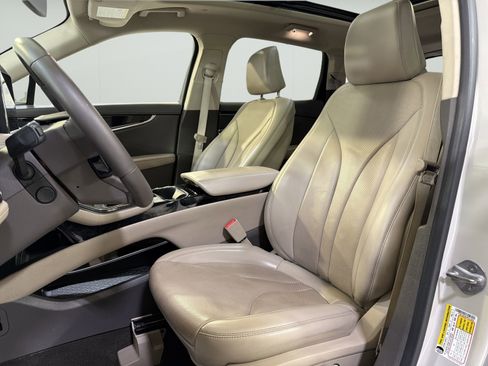 Used 2022 Lincoln Nautilus Reserve FWD image 10