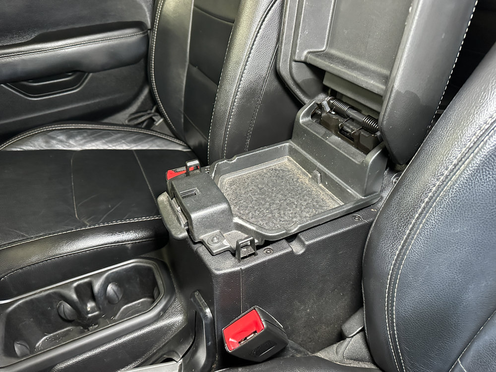 Used 2019 Jeep Wrangler Unlimited Sahara w/ Uconnect 4C Nav & Sound Group AWD/4WD image 36