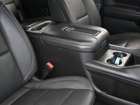 Used 2023 Chevrolet Suburban LT image 44