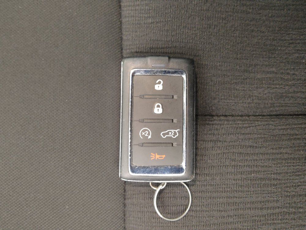 Used 2023 Jeep Grand Cherokee Laredo w/ Luxury Tech Group I AWD/4WD image 32
