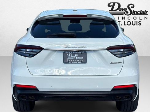 Used 2022 Maserati Levante Modena AWD/4WD image 4