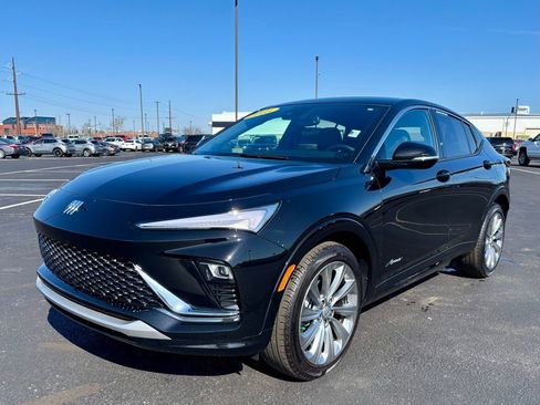 Used 2025 Buick Envista Avenir image 3