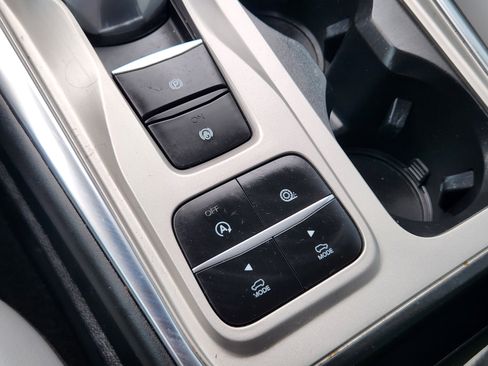 Used 2021 Ford Explorer XLT w/ Equipment Group 202A image 21