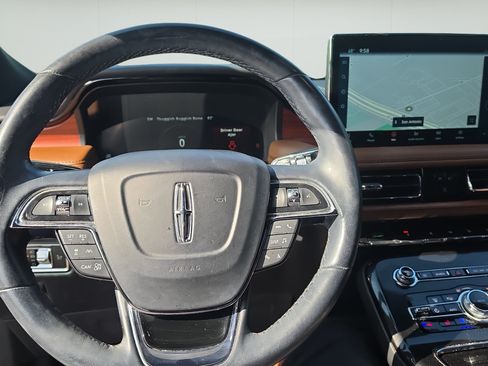 Used 2022 Lincoln Nautilus Reserve AWD/4WD image 12