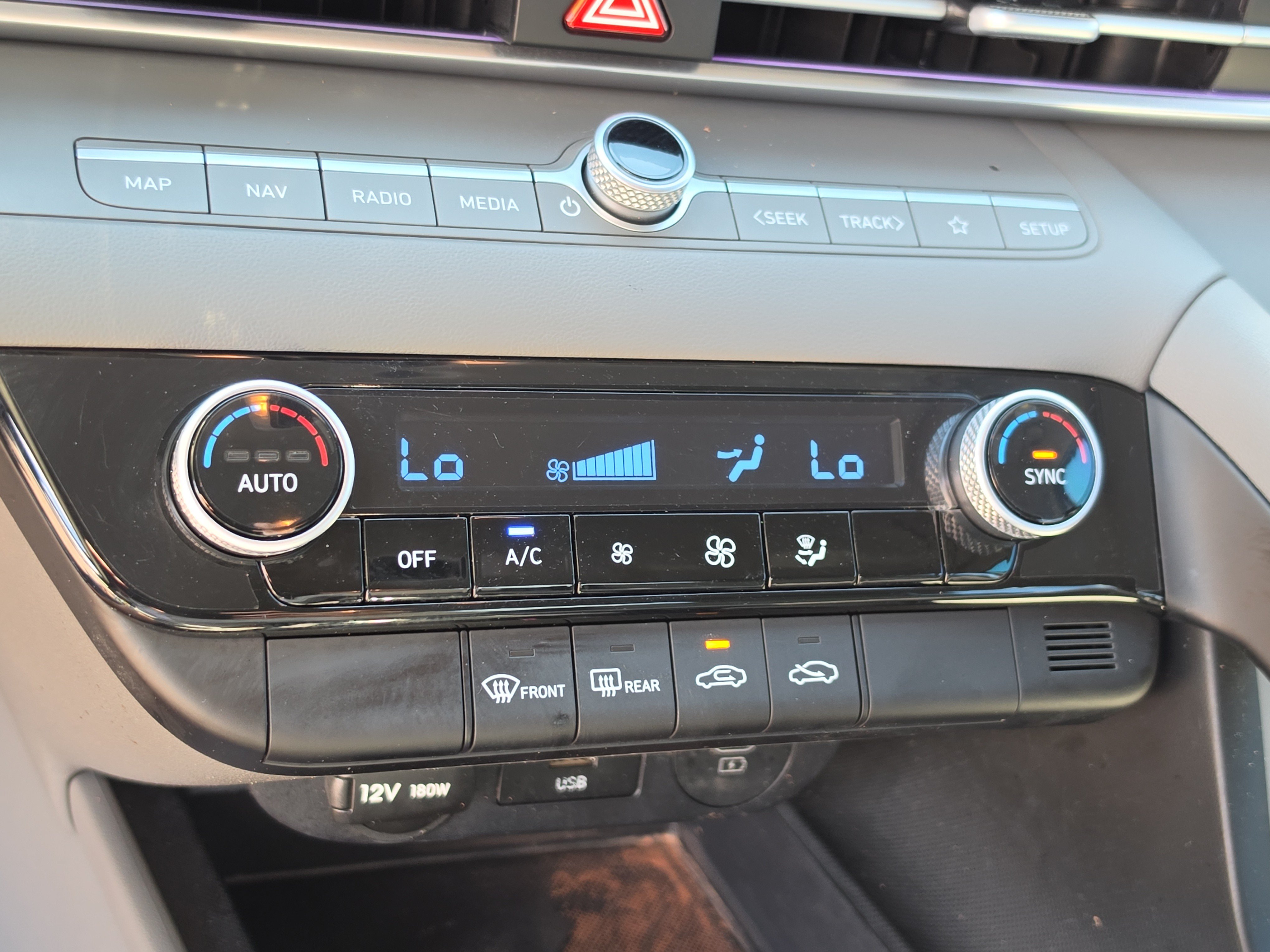 Used 2024 Hyundai Elantra SEL FWD image 23