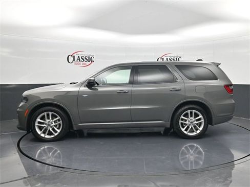 Used 2023 Dodge Durango GT image 2
